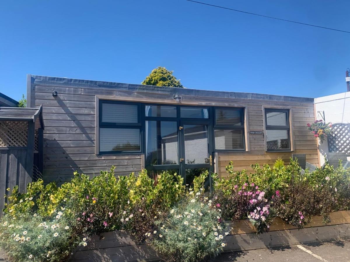 1-Bedroom Chalet With Parking On Site Looe Exterior foto