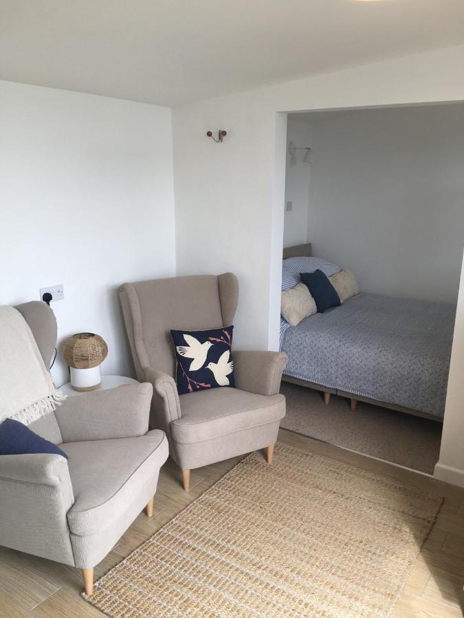 1-Bedroom Chalet With Parking On Site Looe Exterior foto